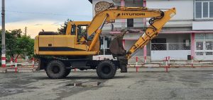 Услуги с комбиниран багер Карнобат