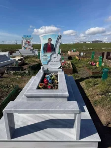 Изделия от гранит и мрамор в Бургас | ДЖЕМСТОУН8888 ЕООД производството на надгробни плочи, кухненски плотове, стъпала и первази от мрамор и гранит в Бургас, Карнобат и района.
